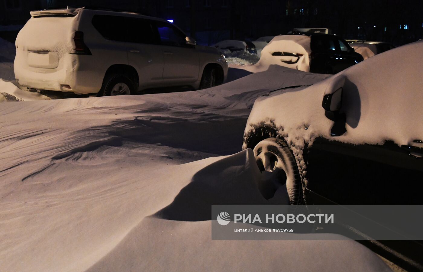 Последствия снегопада во Владивостоке