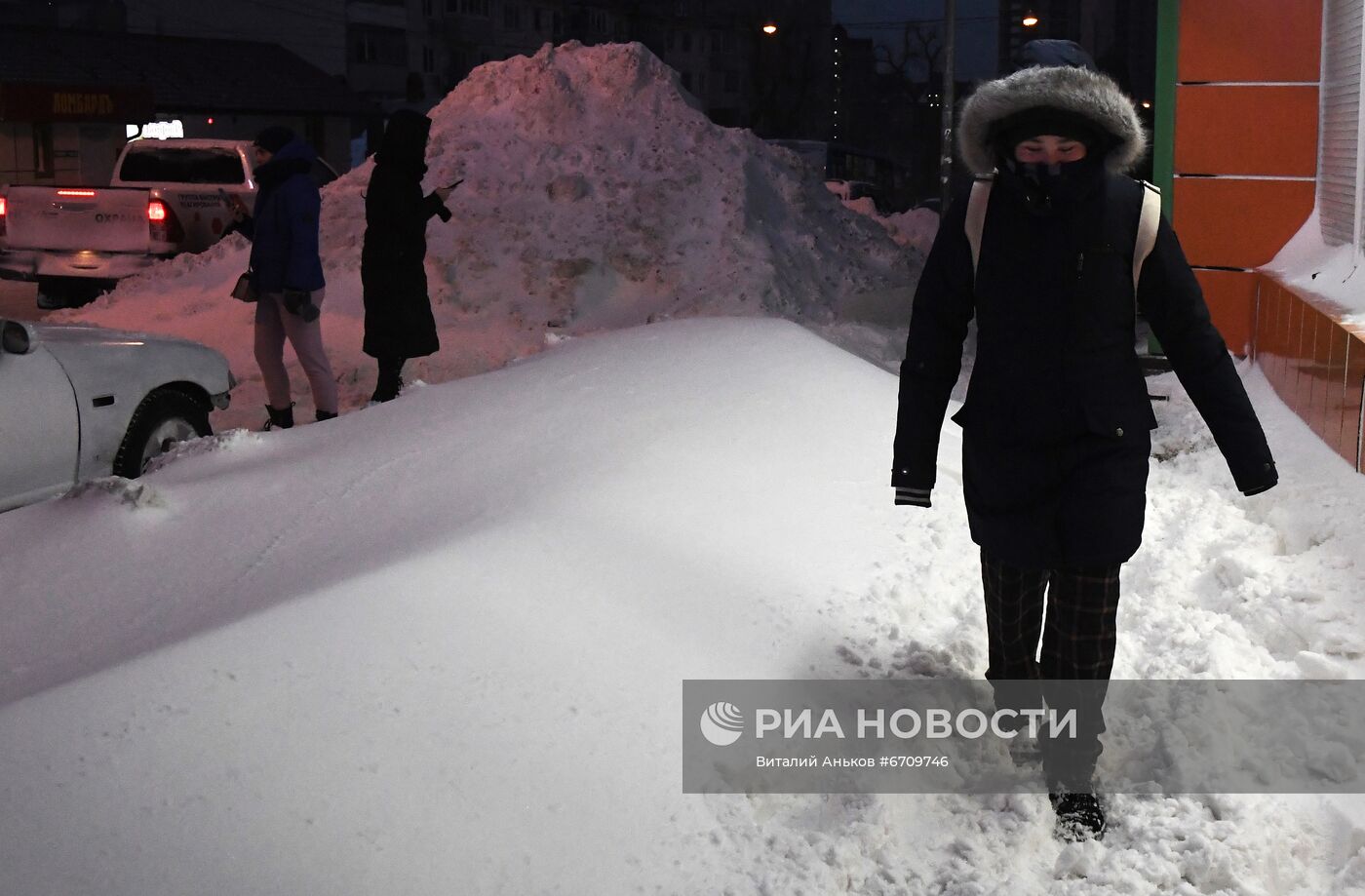 Последствия снегопада во Владивостоке