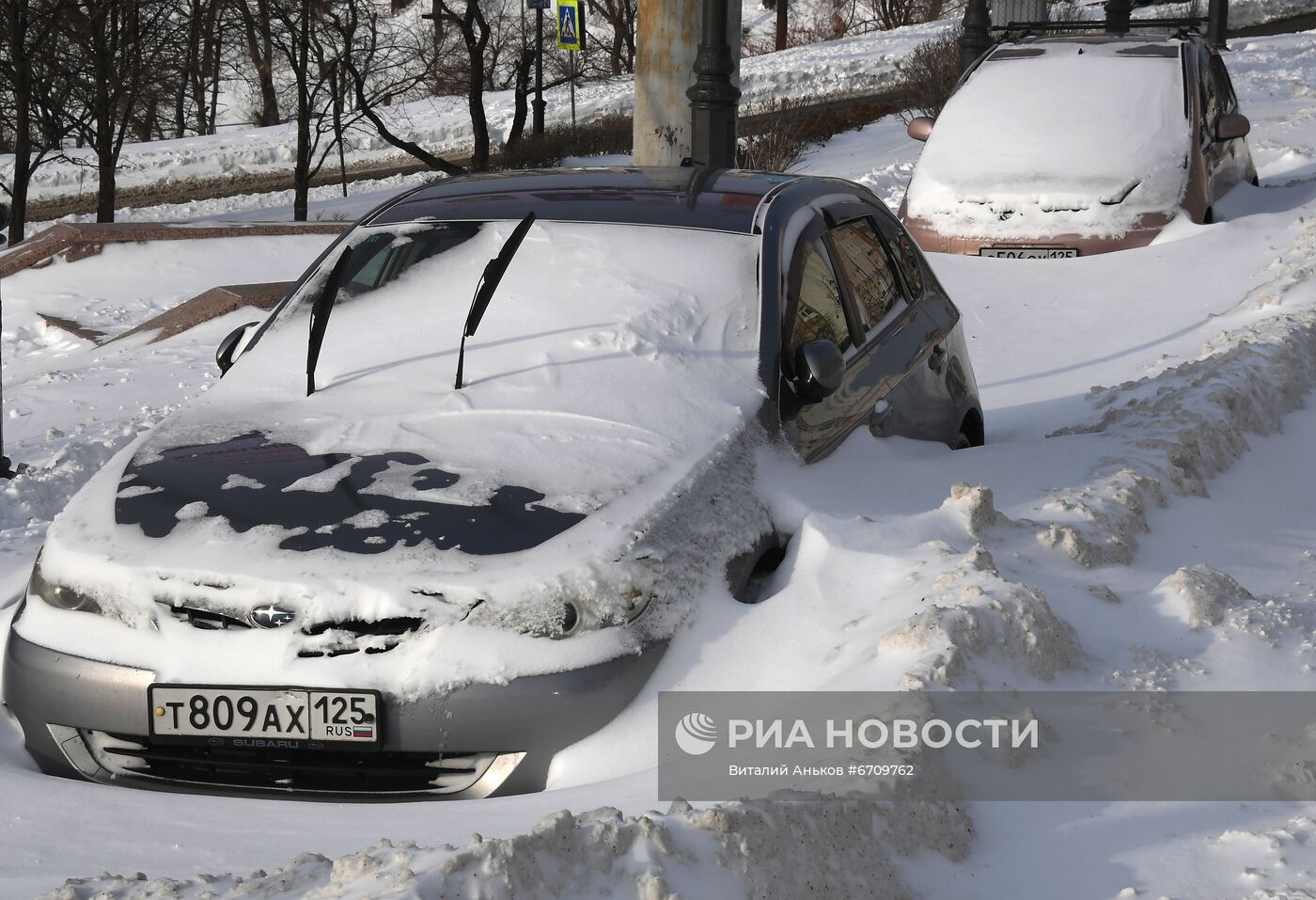 Последствия снегопада во Владивостоке