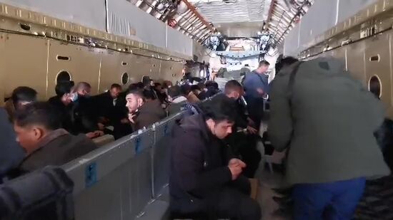 Российские военные эвакуируют граждан РФ и других стран из Афганистана