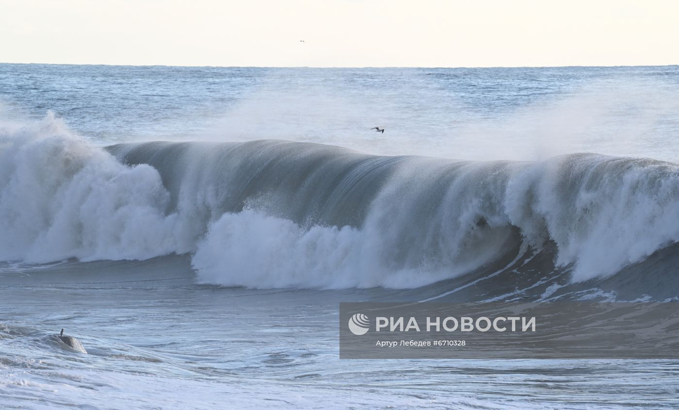Шторм в Сочи