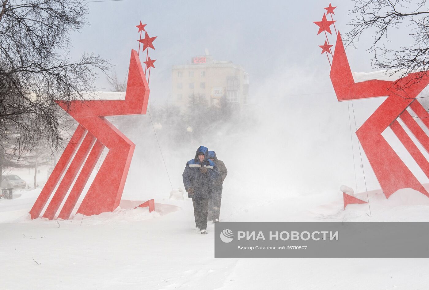 Снежный циклон в Магадане