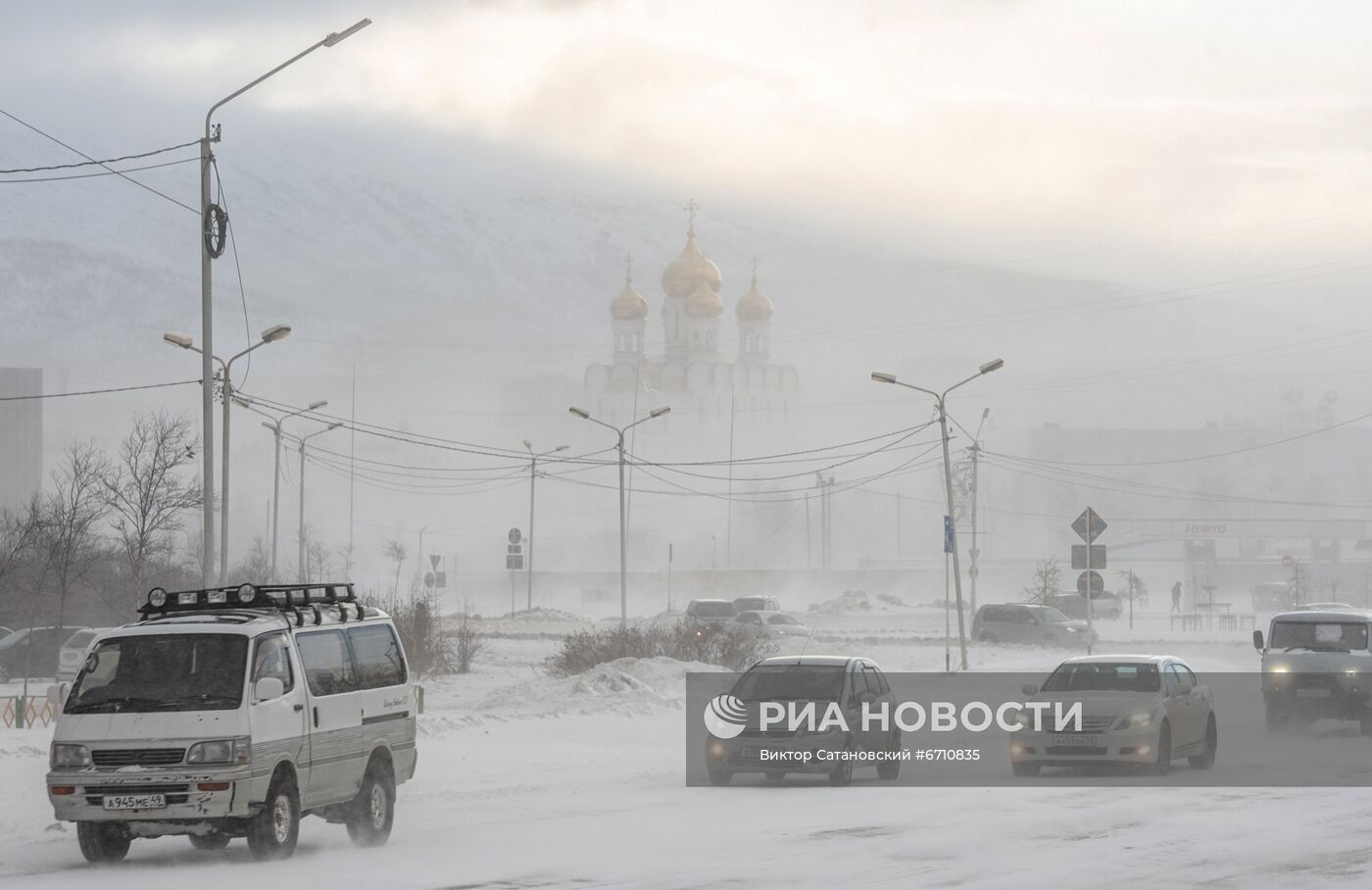 Снежный циклон в Магадане