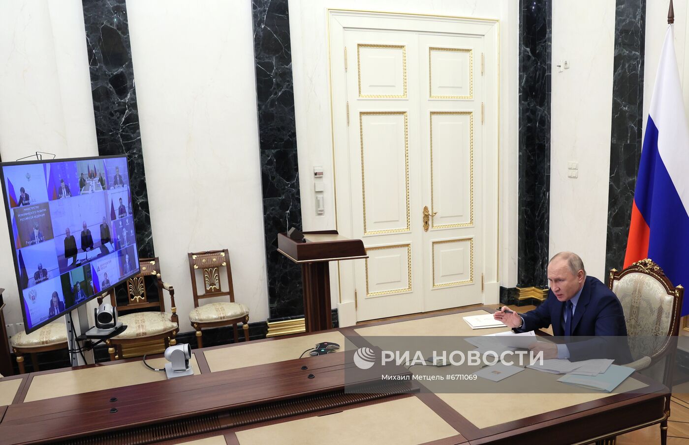 Президент РФ В. Путин провел совещание о ситуации в угольной отрасли Кузбасса