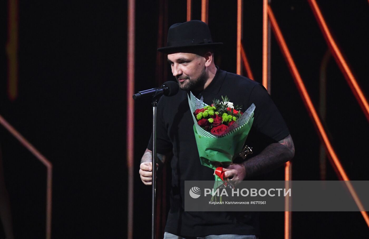 Рэпер Баста (Василий Вакуленко), получивший приз в номинации "Хип-хоп-исполнитель года", во время церемонии вручения Российской национальной музыкальной премии "Виктория - 2021" в Государственном Кремлевском дворце в Москве. Место: Россия, Москва. Автор: Кирилл Каллиников/РИА Новости. Российская Национальная музыкальная премия "Виктория"