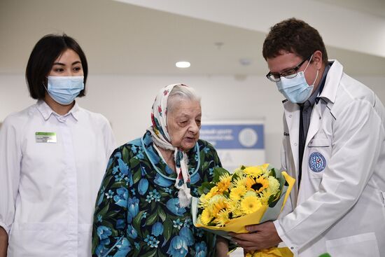 101-летняя Пелагея Пояркова выписана после курса постковидной реабилитации