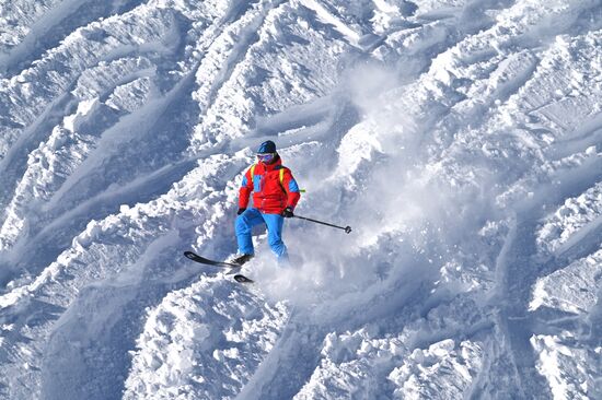 Старт горнолыжного сезона на курорте "Красная Поляна" 