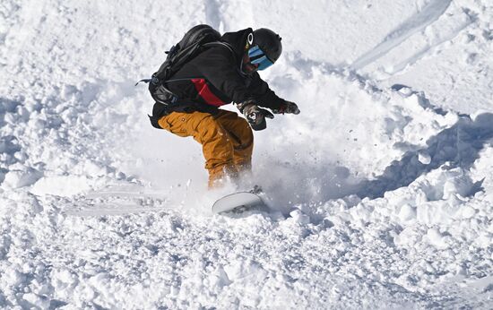 Старт горнолыжного сезона на курорте "Красная Поляна" 