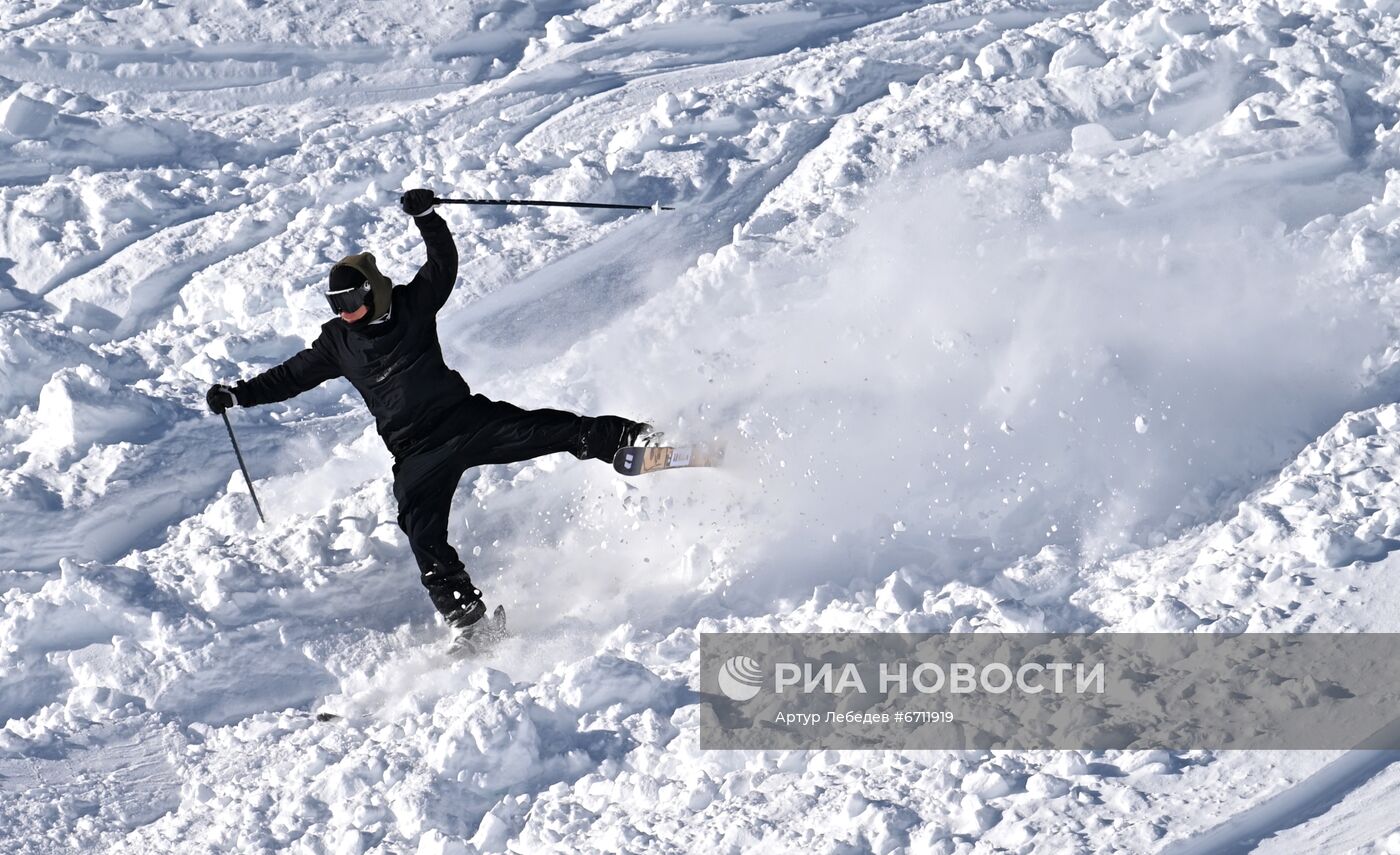 Старт горнолыжного сезона на курорте "Красная Поляна"