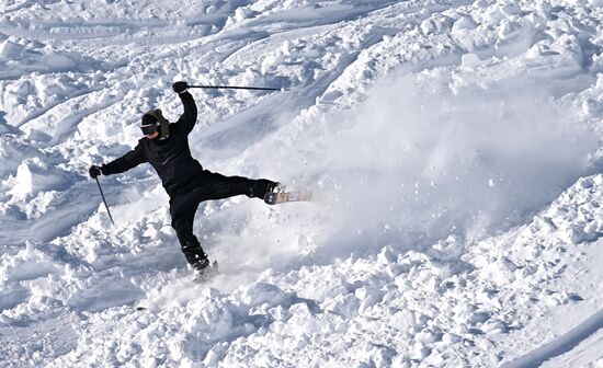 Старт горнолыжного сезона на курорте "Красная Поляна" 