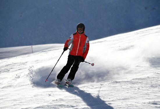 Старт горнолыжного сезона на курорте "Красная Поляна" 