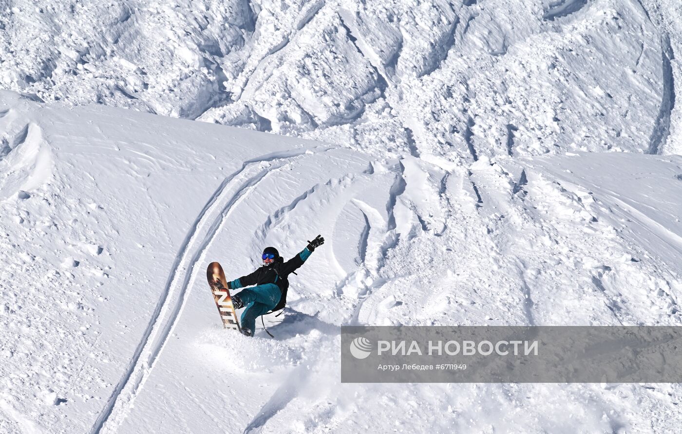 Старт горнолыжного сезона на курорте "Красная Поляна" 