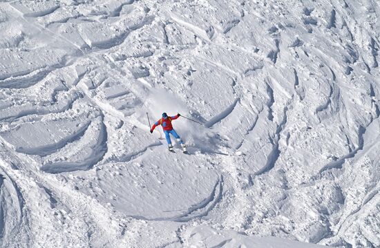 Старт горнолыжного сезона на курорте "Красная Поляна" 