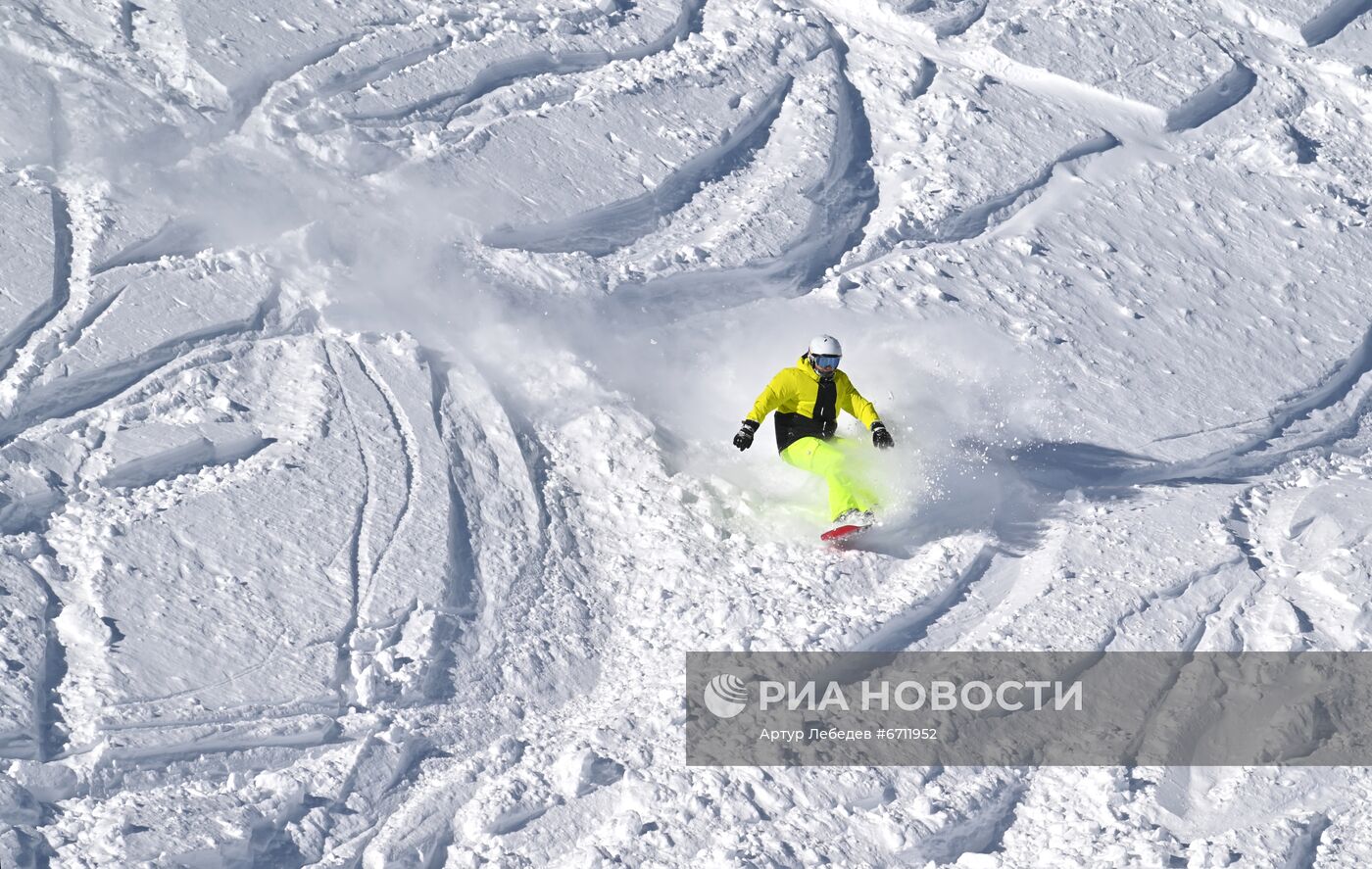Старт горнолыжного сезона на курорте "Красная Поляна"