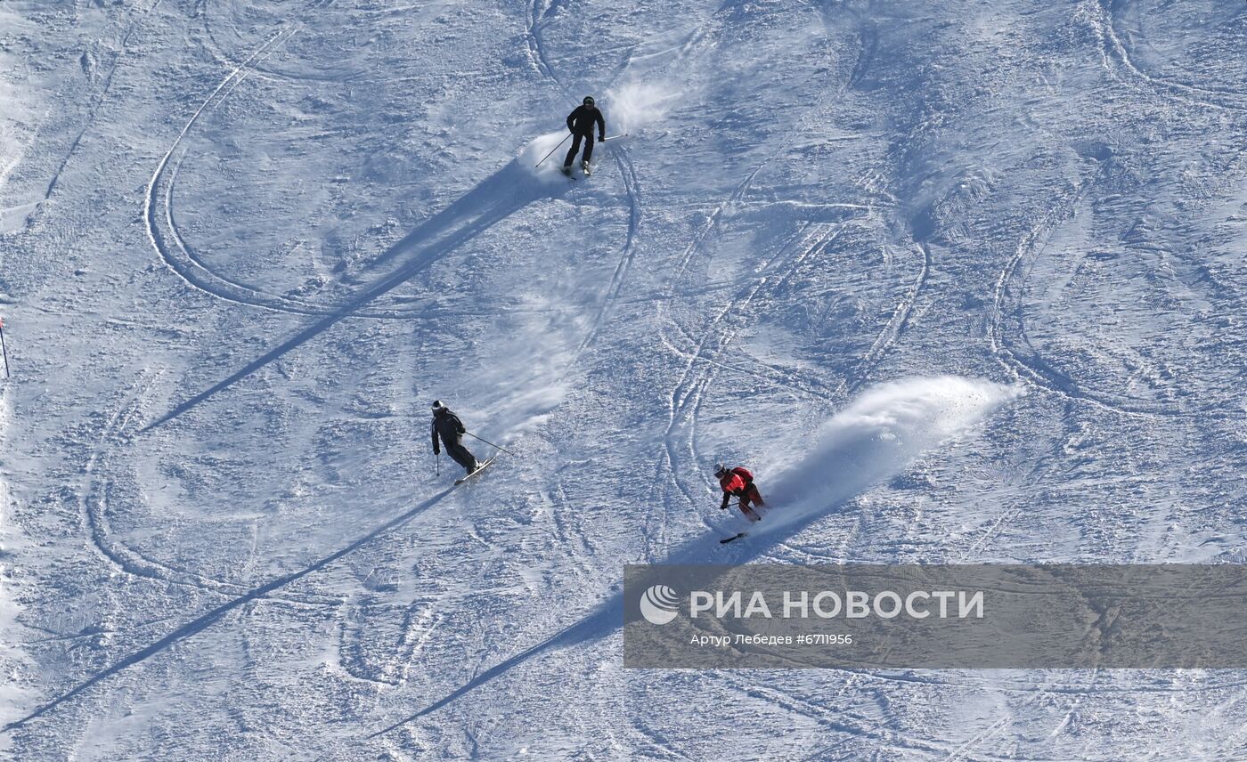 Старт горнолыжного сезона на курорте "Красная Поляна" 