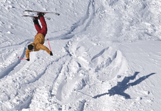 Старт горнолыжного сезона на курорте "Красная Поляна" 
