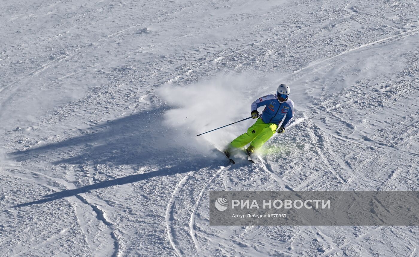 Старт горнолыжного сезона на курорте "Красная Поляна" 