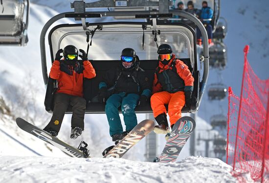 Старт горнолыжного сезона на курорте "Красная Поляна" 