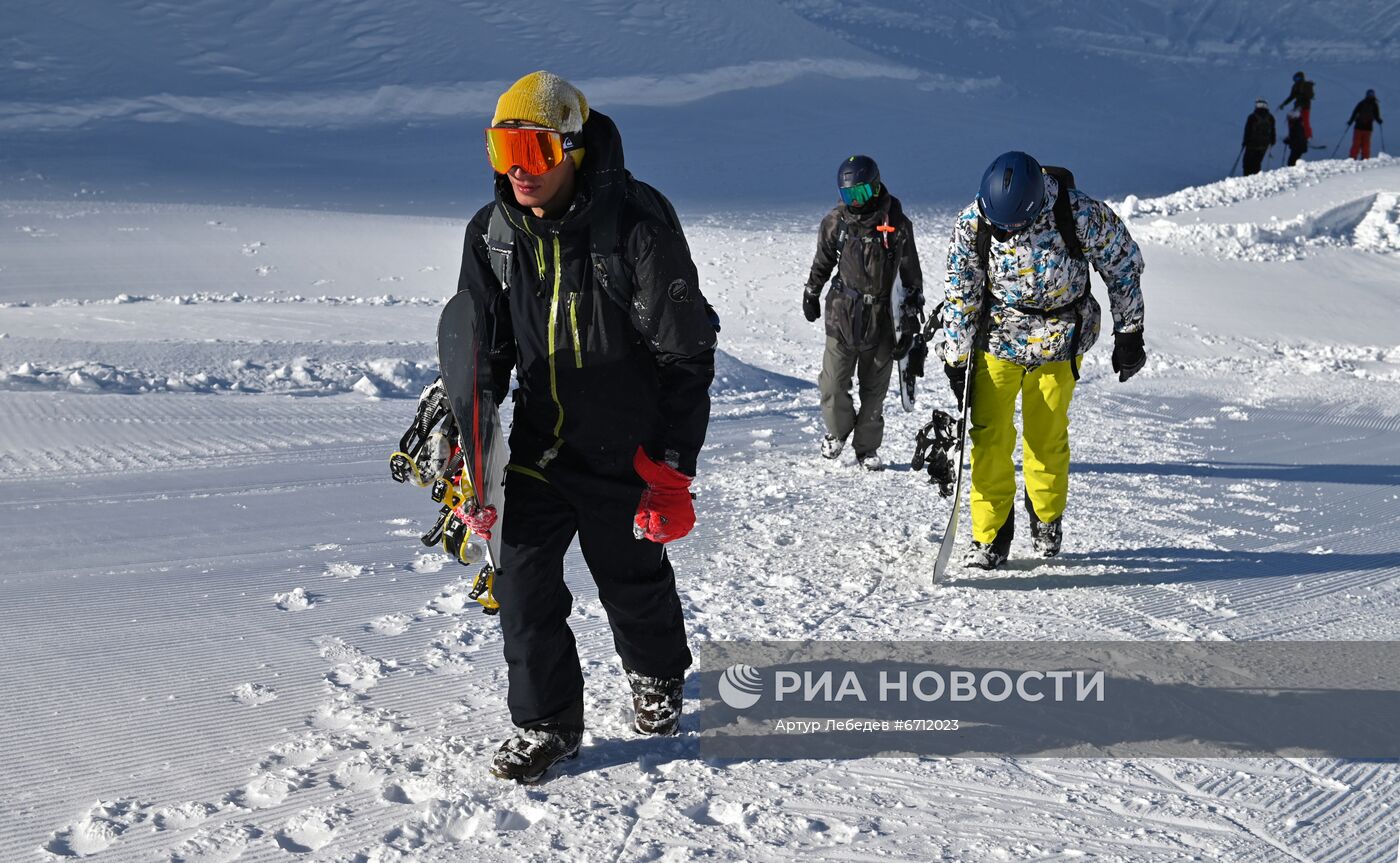 Старт горнолыжного сезона на курорте "Красная Поляна"