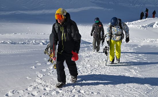 Старт горнолыжного сезона на курорте "Красная Поляна" 
