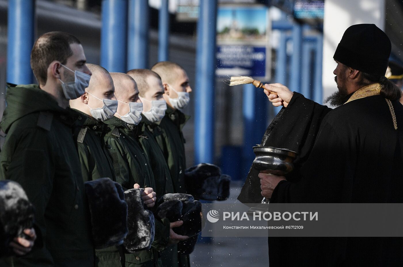 Отправка севастопольских призывников на военную службу