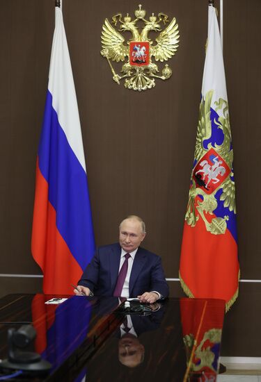 Президент РФ В. Путин провел встречу с президентом МФКК Ф. Роккой