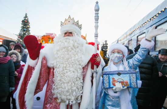 Сказочный поезд Деда Мороза в Вологде