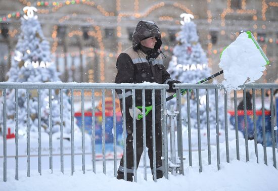 Снег в Москве
