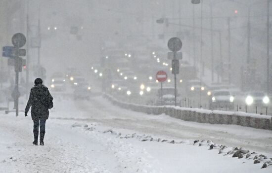 Снег в Москве