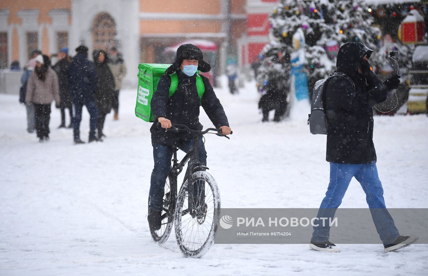 Снег в Москве