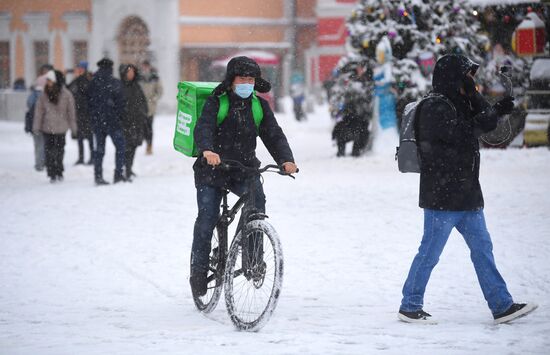 Снег в Москве