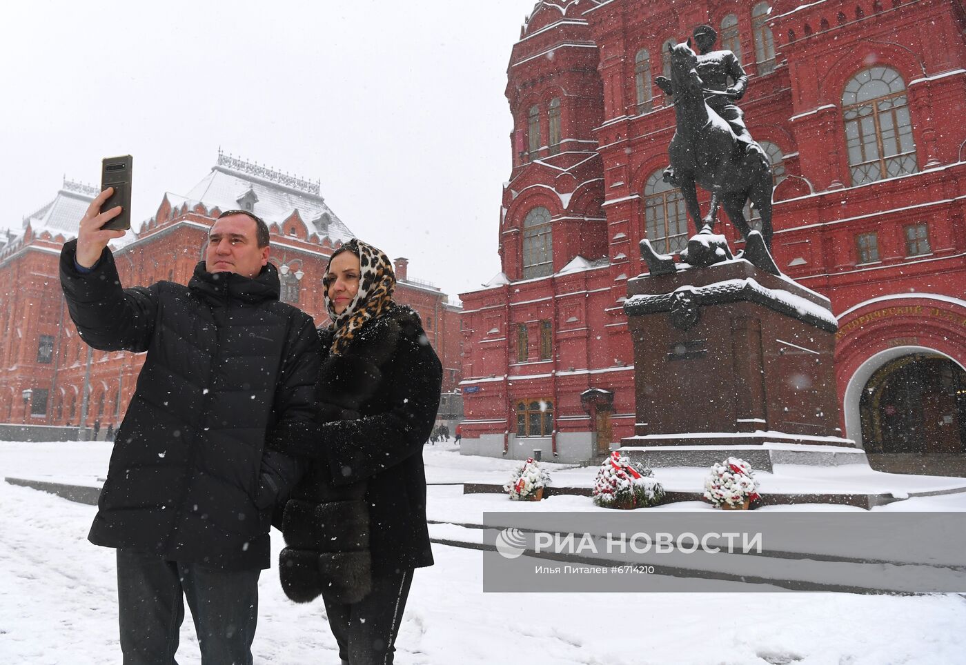 Снег в Москве