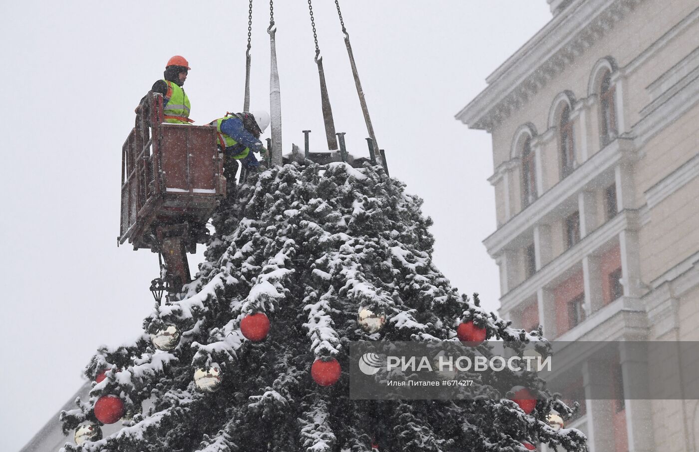 Снег в Москве