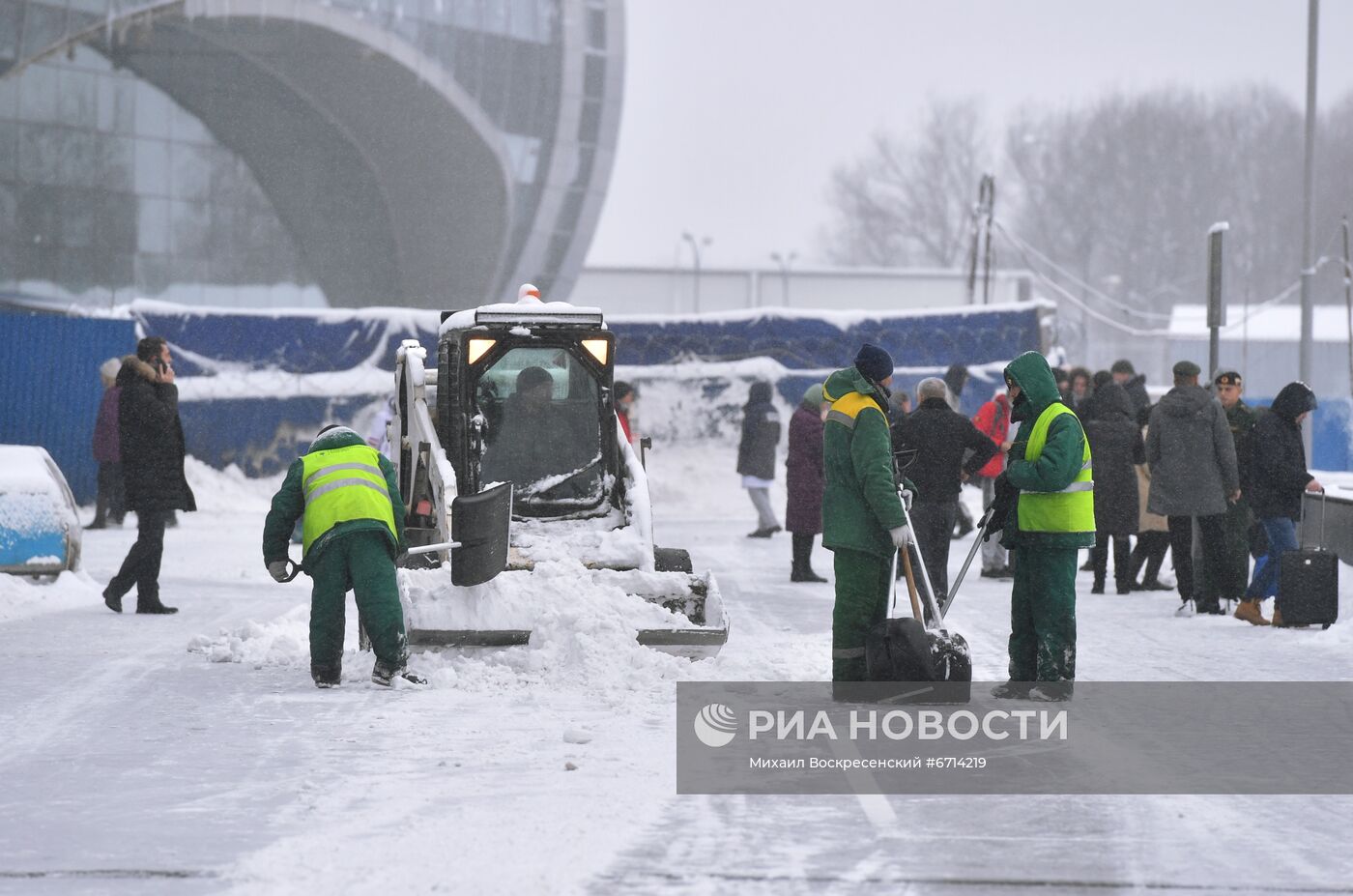 Снег в Москве