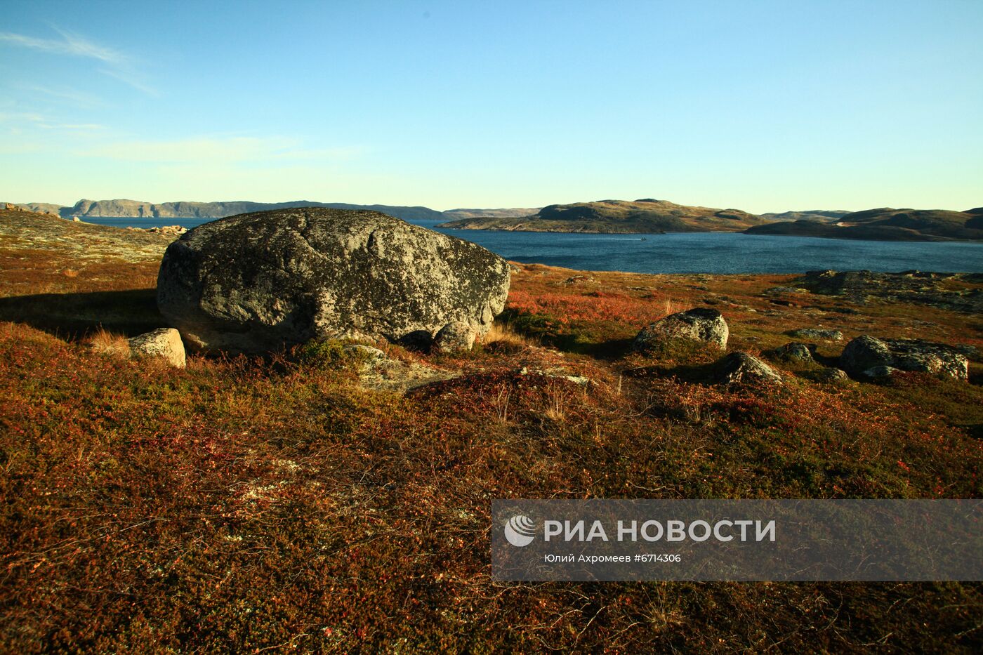 Берег Баренцева моря в районе поселка Териберка