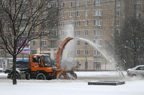 Снег в Москве