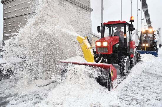 Уборка снега в Москве