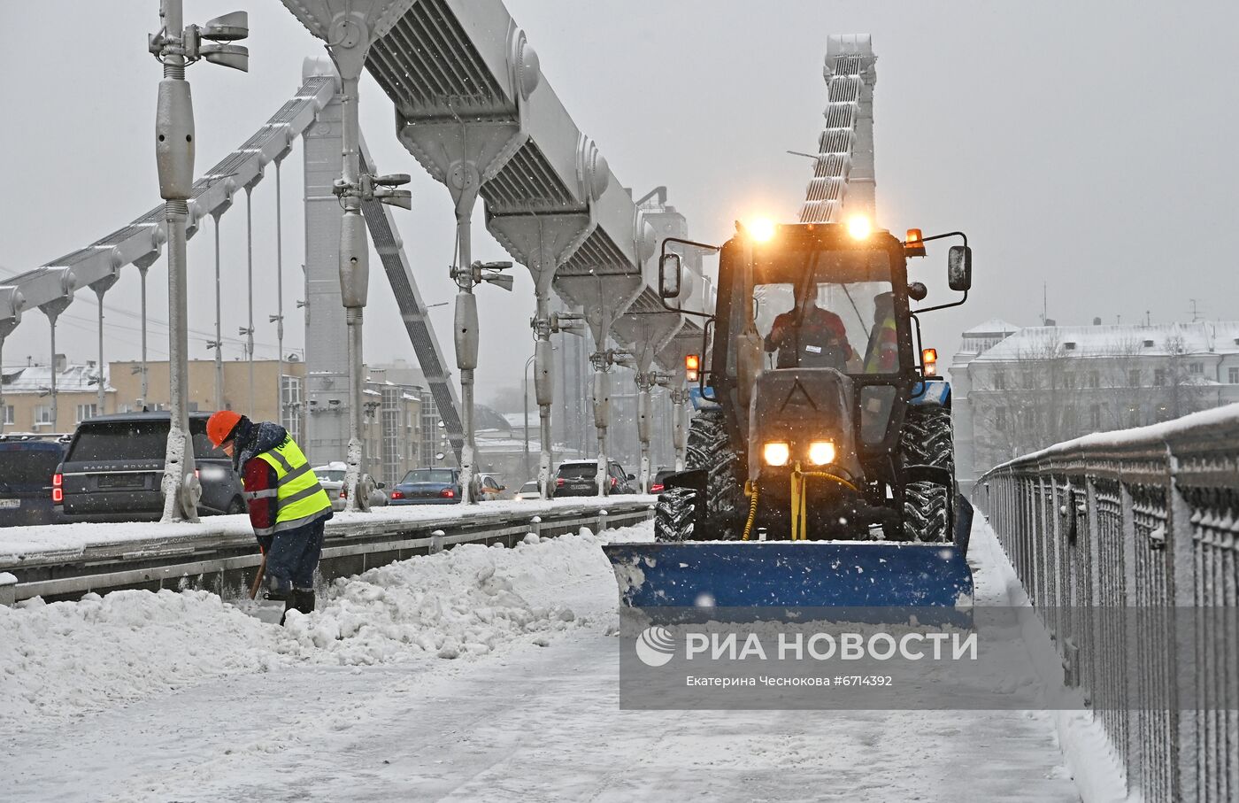 Уборка снега в Москве