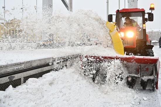 Уборка снега в Москве