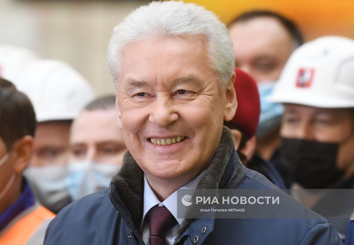 Мэр Москвы Сергей Собянин на церемонии открытия станции "Новаторская" южного участка Большой кольцевой линии (БКЛ) московского метрополитена. 7 декабря состоялся запуск пассажирского движения на новых станциях Большой кольцевой линии метро на участке от "Мневников" до "Каховской". В ЮЗАО расположено четыре новые станции: "Новаторская", "Воронцовская", "Зюзино" и "Каховская". Место: Россия, Москва. Автор: Илья Питалев/РИА Новости. Открытие участка Большой кольцевой линии метро