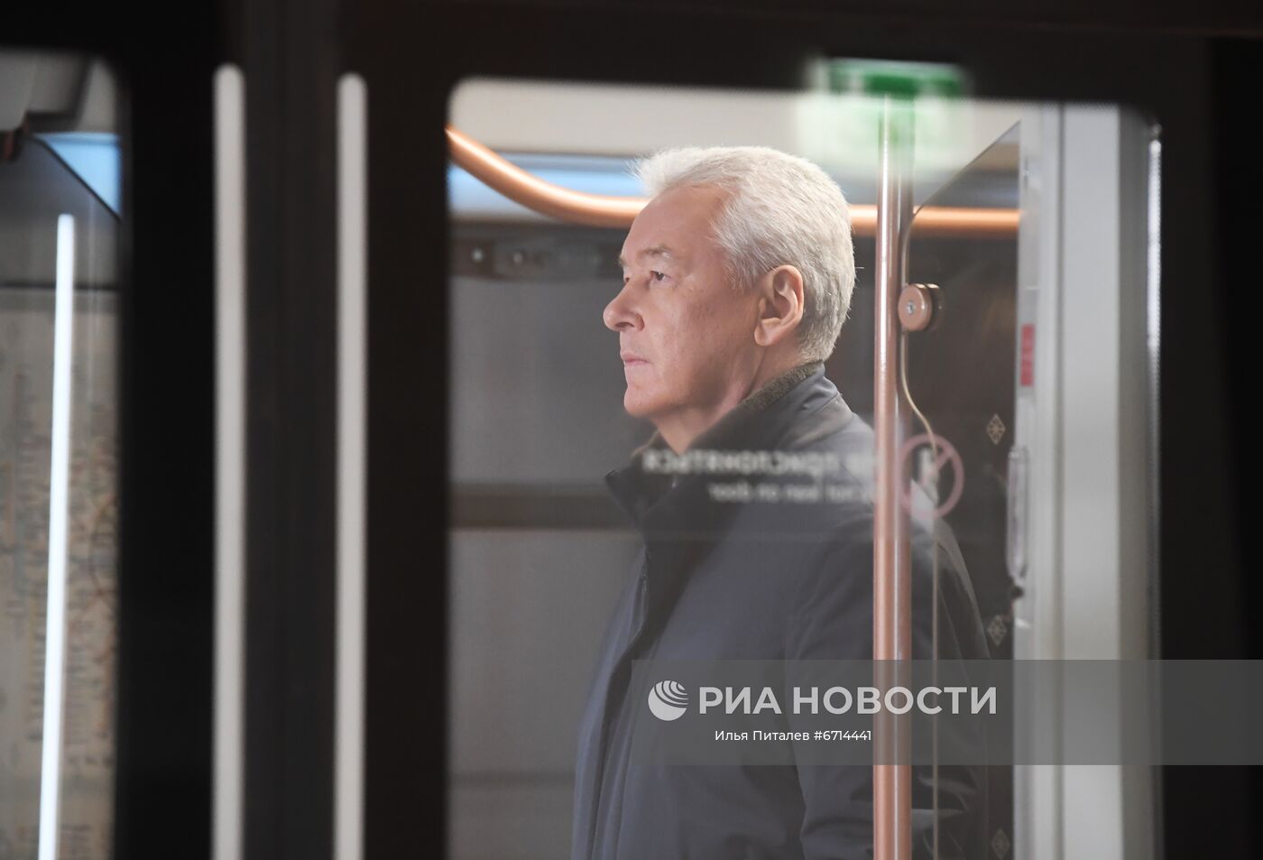 Мэр Москвы Сергей Собянин на церемонии открытия станции "Новаторская" южного участка Большой кольцевой линии (БКЛ) московского метрополитена. 7 декабря состоялся запуск пассажирского движения на новых станциях Большой кольцевой линии метро на участке от "Мневников" до "Каховской". В ЮЗАО расположено четыре новые станции: "Новаторская", "Воронцовская", "Зюзино" и "Каховская". Место: Россия, Москва. Автор: Илья Питалев/РИА Новости. Открытие участка Большой кольцевой линии метро
