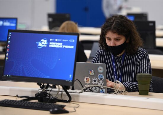 Пресс-центр на Конгрессе молодых ученых в Сочи. Фото могут быть использованы при наличии обязательной ссылки на источник. Место: Россия, Краснодарский край, Сочи. Автор: Екатерина Лызлова. Конгресс молодых ученых и закрытие Года науки и технологий