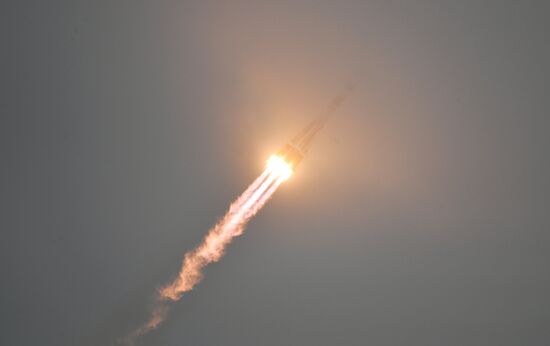 Запуск пилотируемого корабля "Союз МС-20" с японскими туристами с космодрома Байконур
