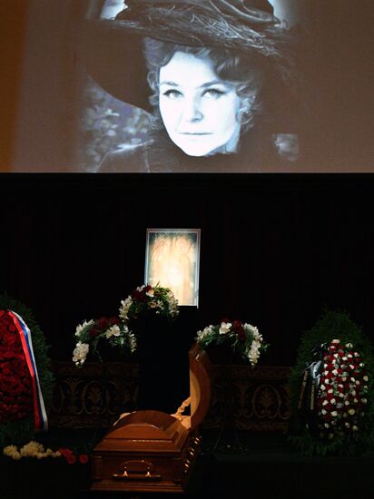 Прощание с Н. Ургант в Александринском театре в Санкт-Петербурге 