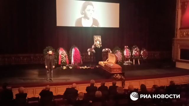 В Александринском театре прощаются с Ниной Ургант
