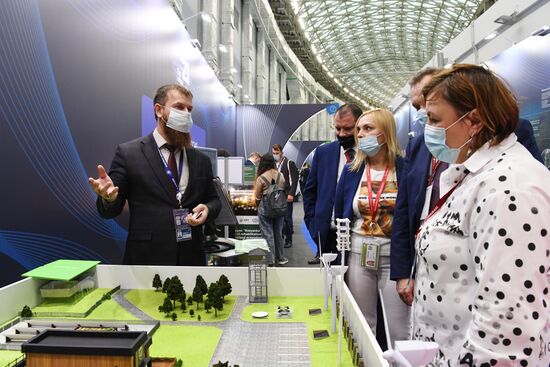 Участники Конгресса молодых ученых в Сочи. Фото могут быть использованы при наличии обязательной ссылки на источник. Место: Россия, Краснодарский край, Сочи. Автор: Алексей Даничев. Конгресс молодых ученых и закрытие Года науки и технологий