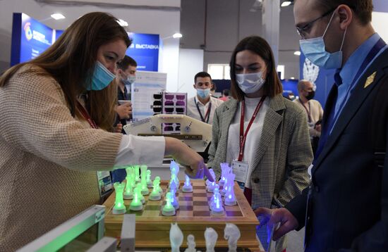 Участники Конгресса молодых ученых в Сочи. Фото могут быть использованы при наличии обязательной ссылки на источник. Место: Россия, Краснодарский край, Сочи. Автор: Екатерина Лызлова. Конгресс молодых ученых и закрытие Года науки и технологий