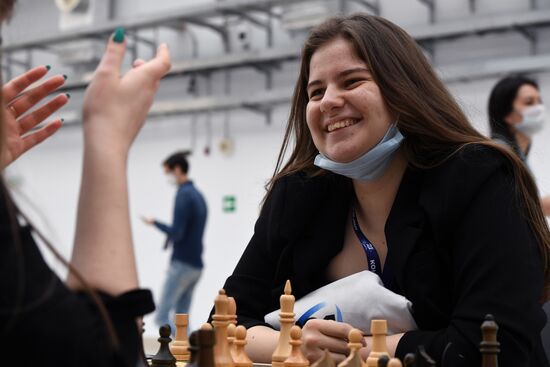 Участница Конгрессе молодых ученых в Сочи. Фото могут быть использованы при наличии обязательной ссылки на источник. Место: Россия, Краснодарский край, Сочи. Автор: Александр Кряжев. Конгресс молодых ученых и закрытие Года науки и технологий