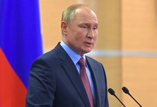 Президент РФ В. Путин встретился с премьер-министром Греции К. Мицотакисом в Сочи