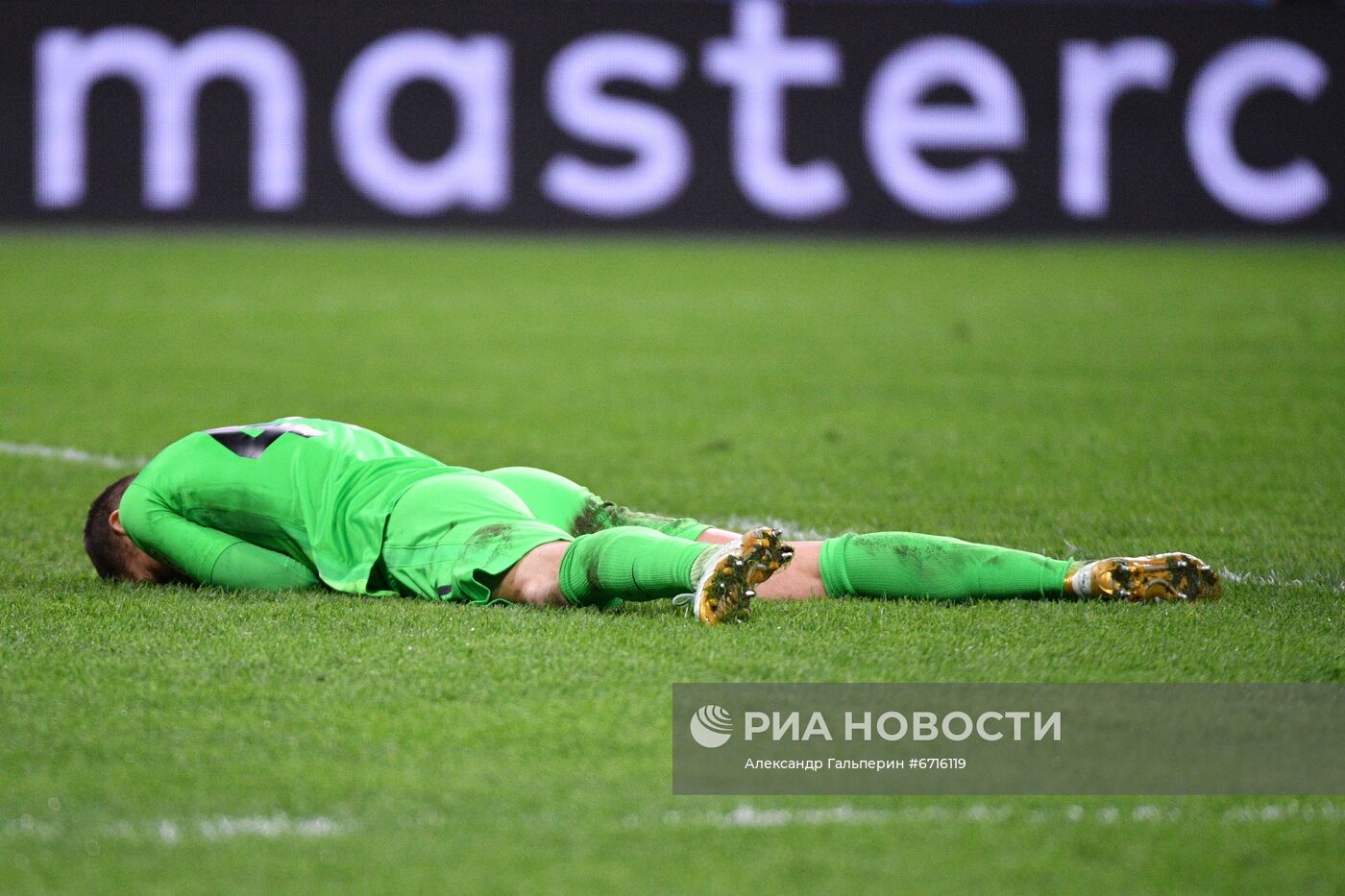 Футбол. Лига чемпионов. Матч "Зенит" - "Челси"